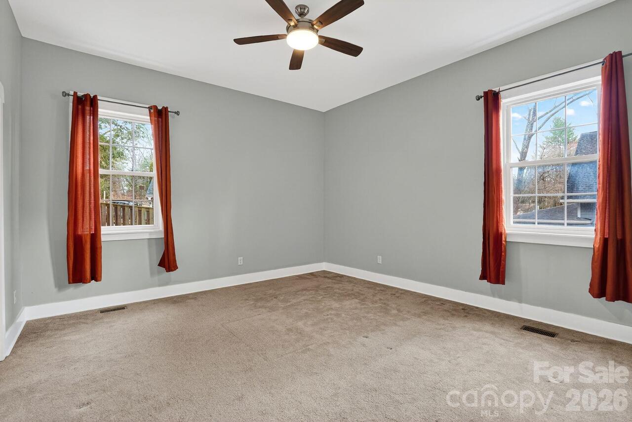 Listing Photo 16