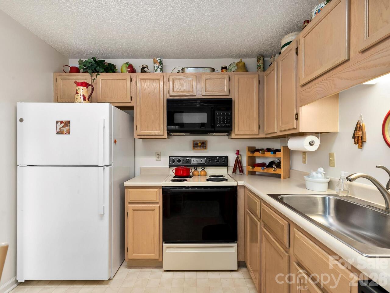 Listing Photo 10