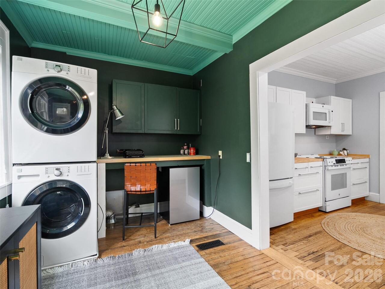 Listing Photo 11