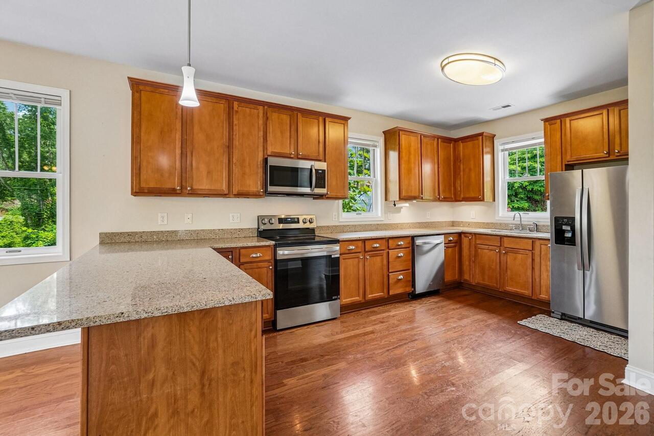 Listing Photo 8