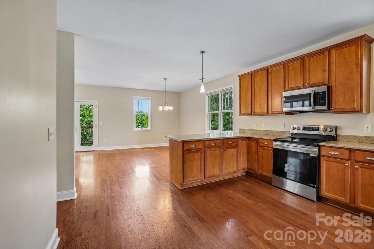 Listing Photo 9
