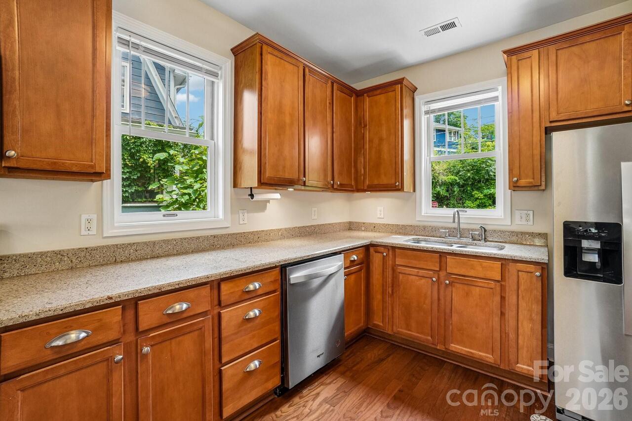 Listing Photo 10