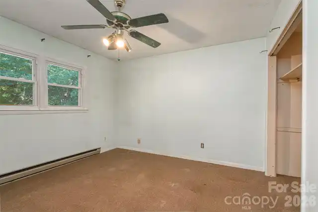 Listing Photo 12