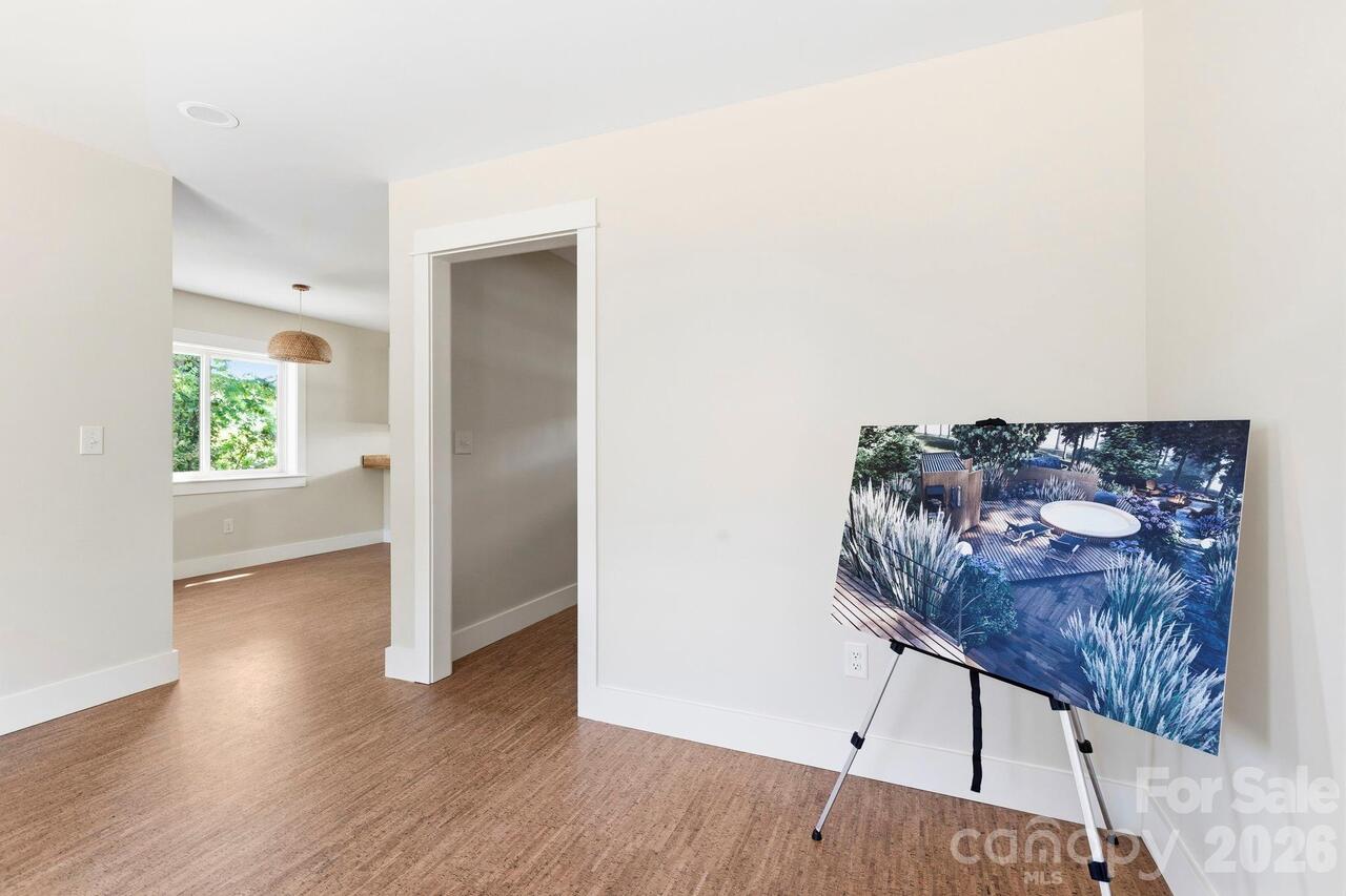 Listing Photo 16