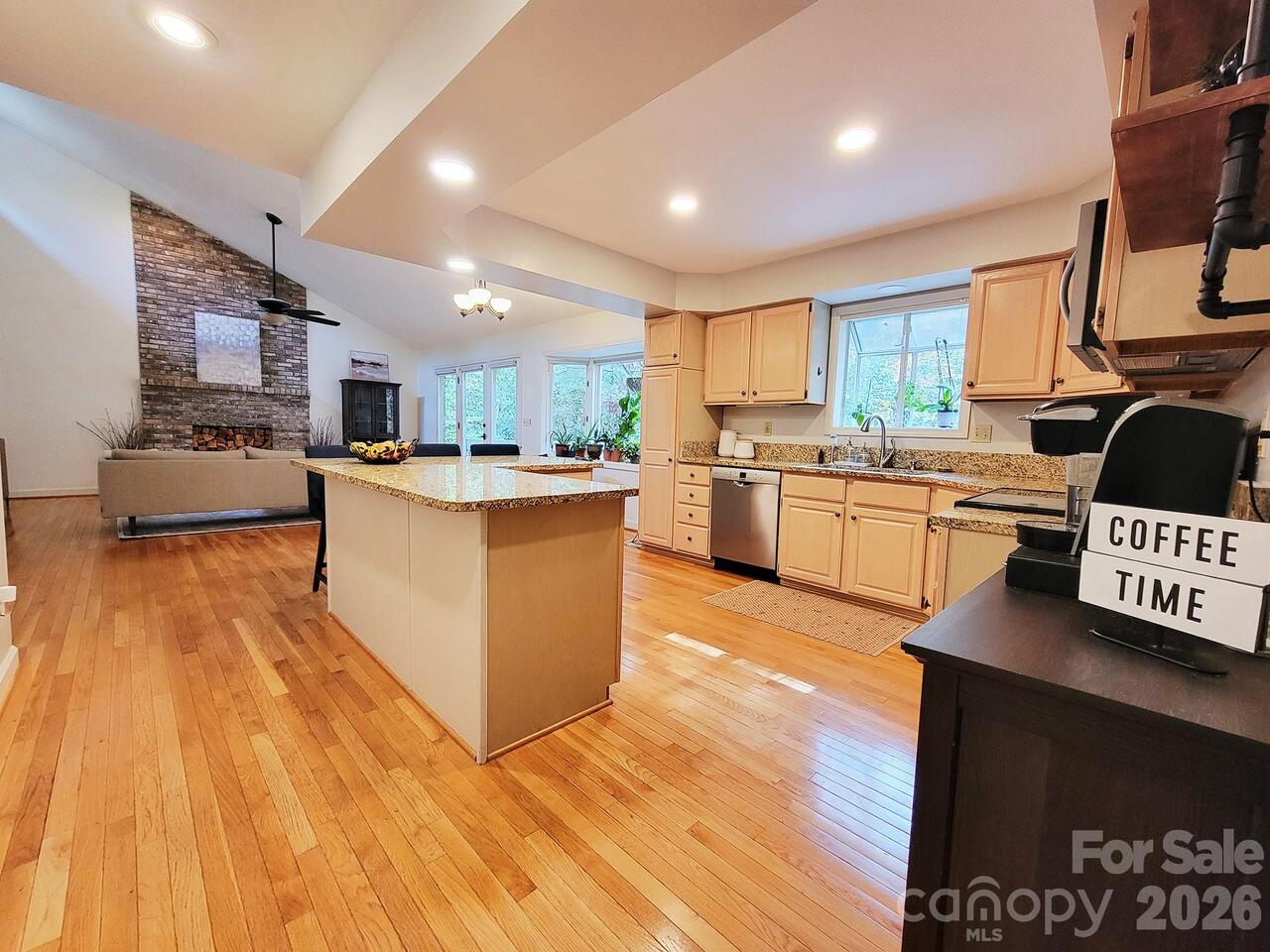 Listing Photo 5