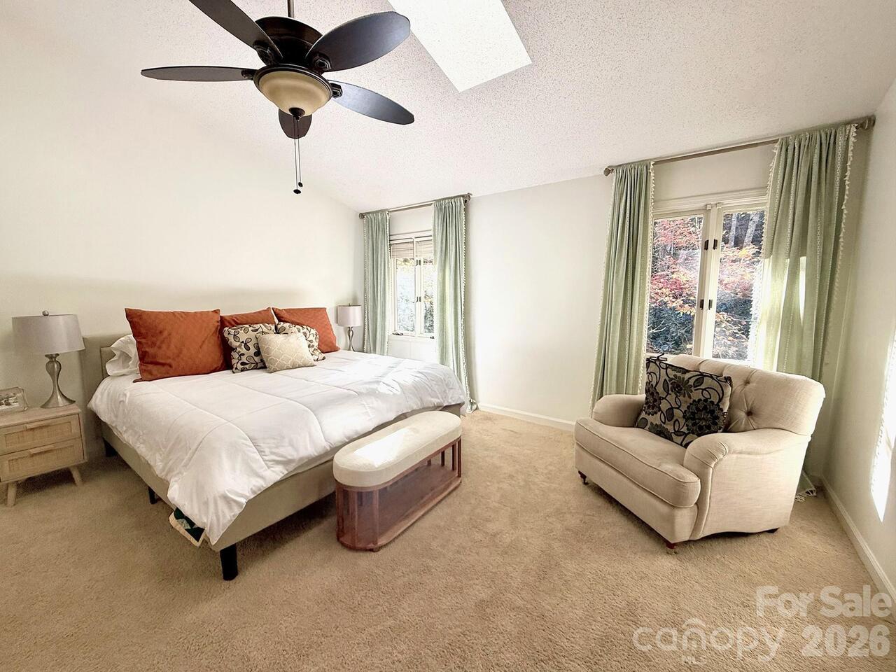 Listing Photo 12
