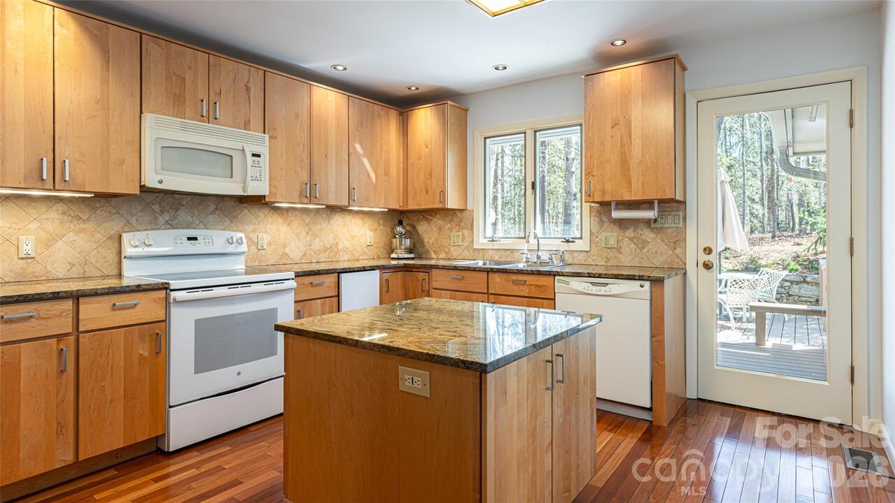 Listing Photo 15