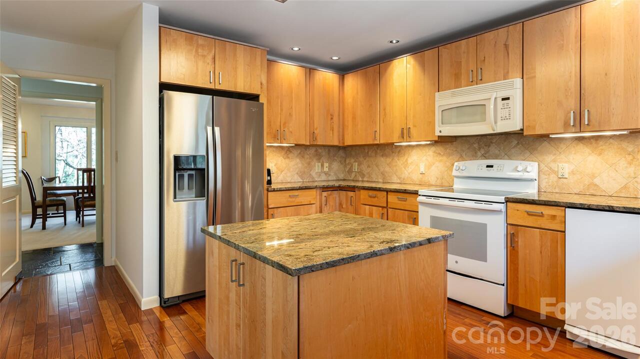 Listing Photo 16