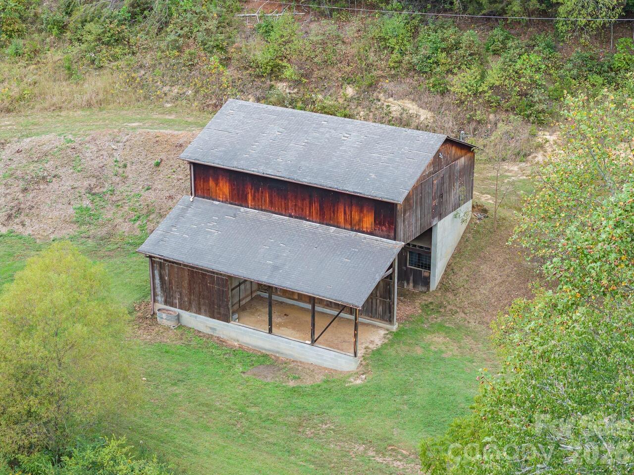 Listing Photo 8