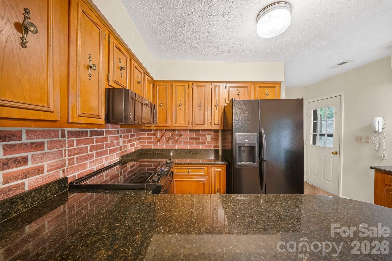 Listing Photo 14