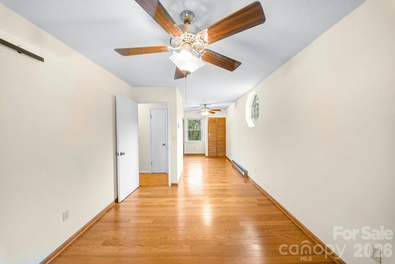 Listing Photo 24