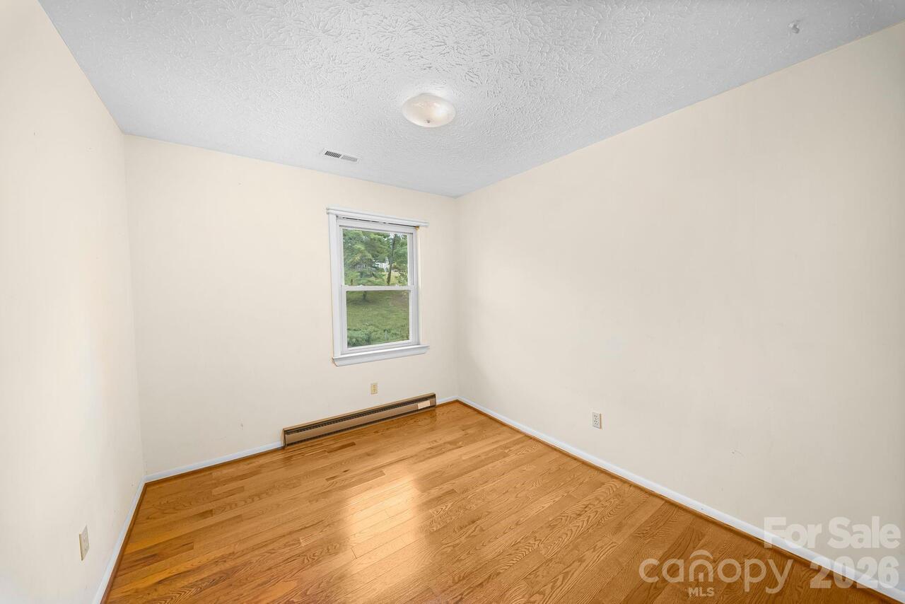 Listing Photo 32