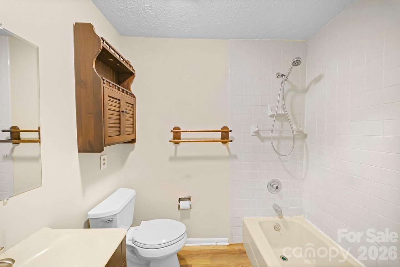 Listing Photo 33