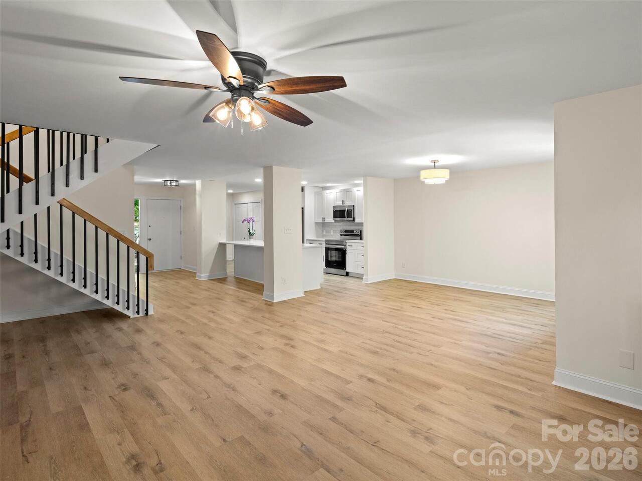 Listing Photo 11