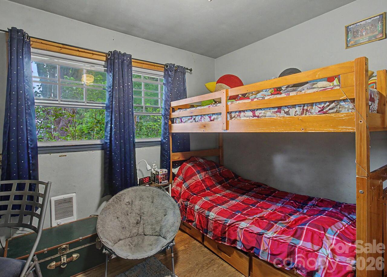 Listing Photo 16