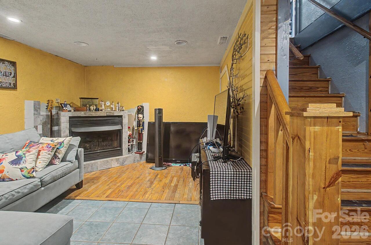 Listing Photo 18