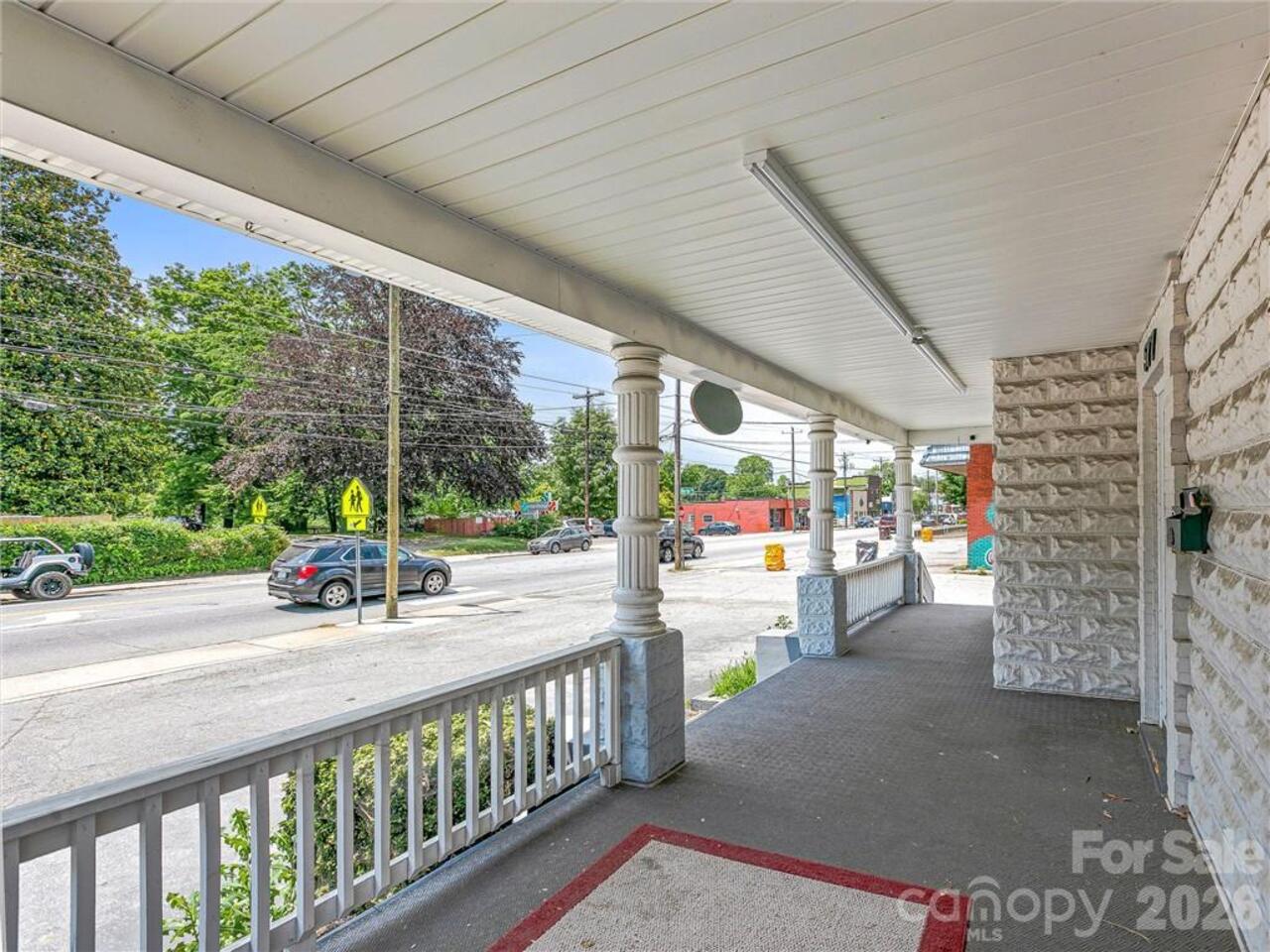 Listing Photo 8