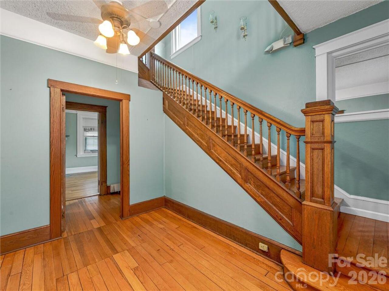 Listing Photo 10