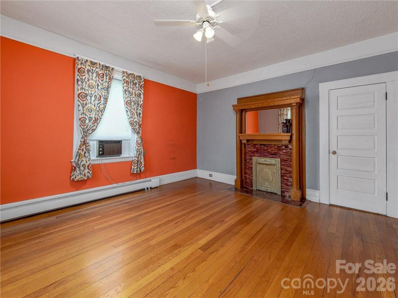 Listing Photo 11
