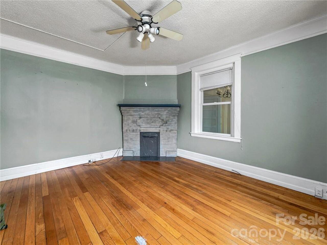 Listing Photo 14