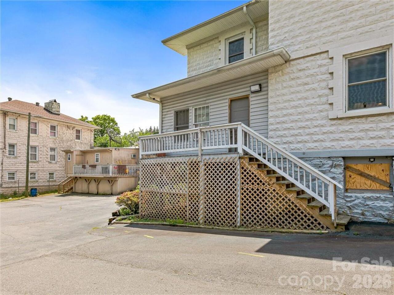 Listing Photo 24