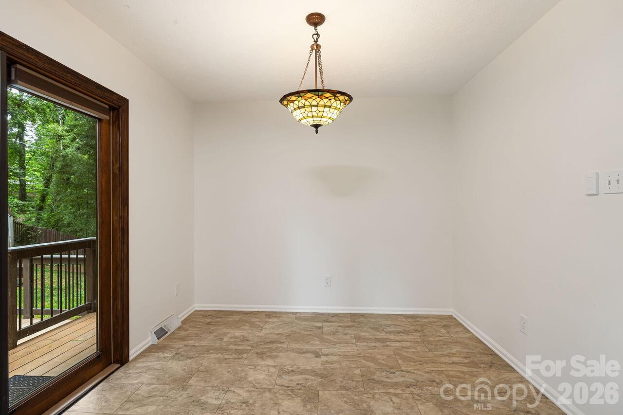 Listing Photo 14