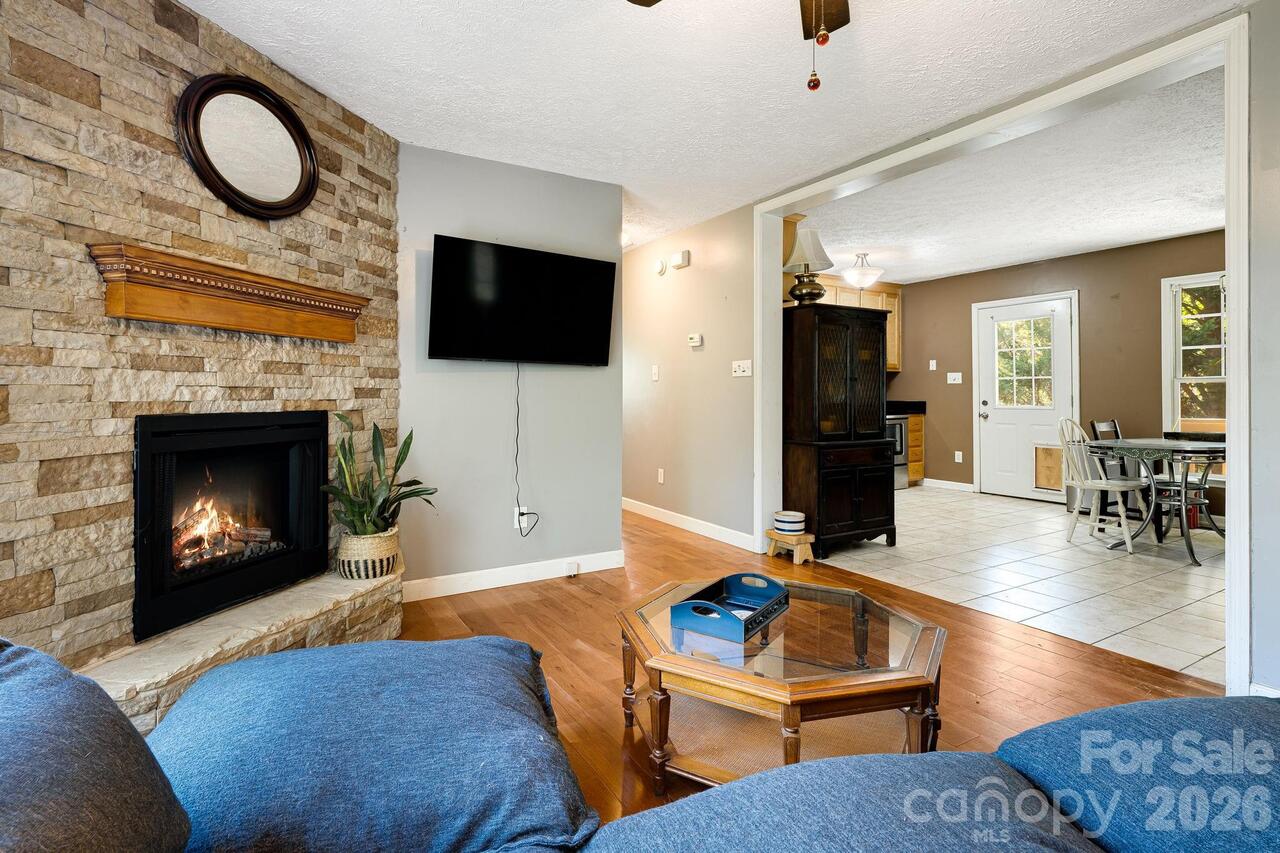 Listing Photo 10