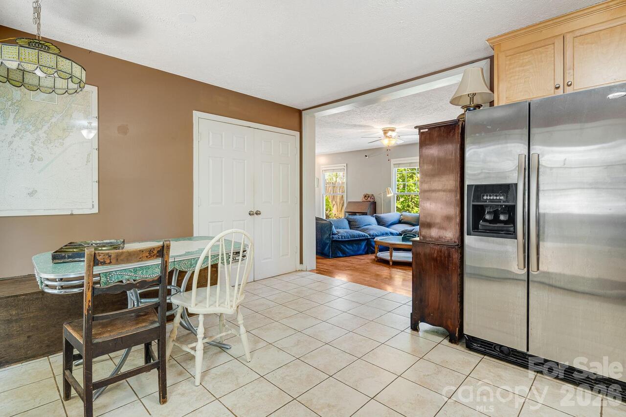 Listing Photo 14