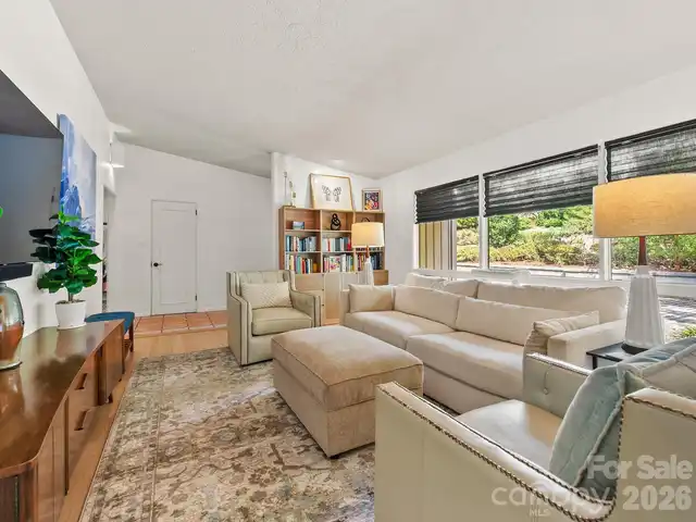 Listing Photo 7