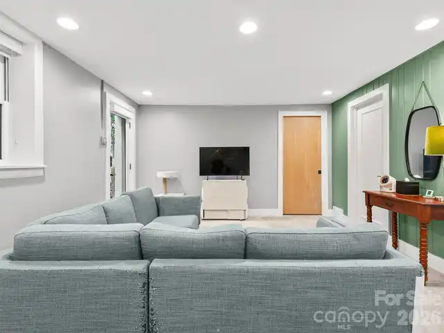 Listing Photo 33