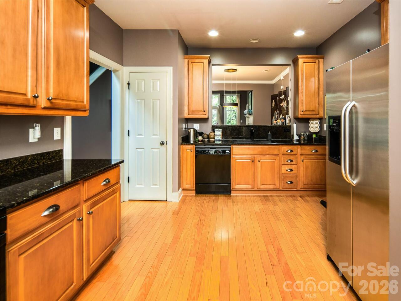 Listing Photo 7