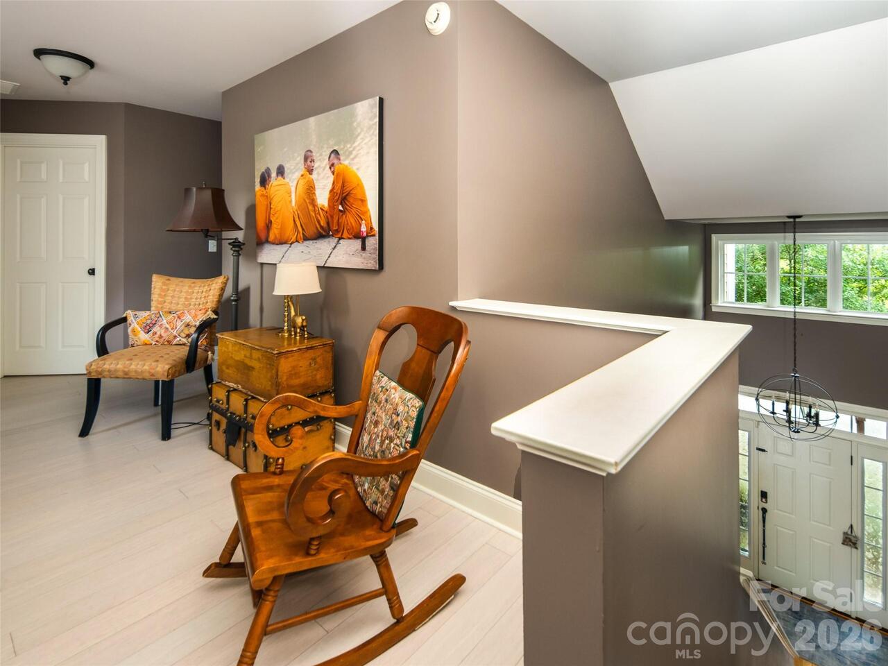 Listing Photo 11