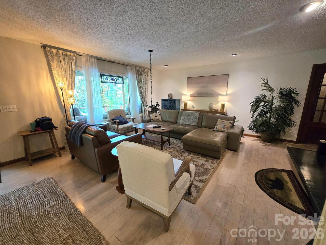 Listing Photo 13