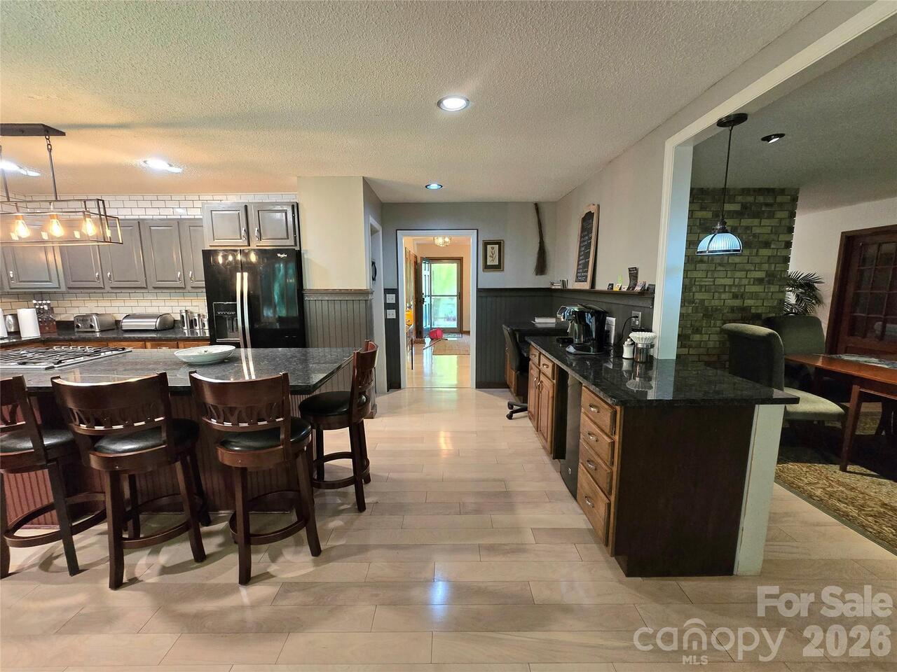 Listing Photo 14