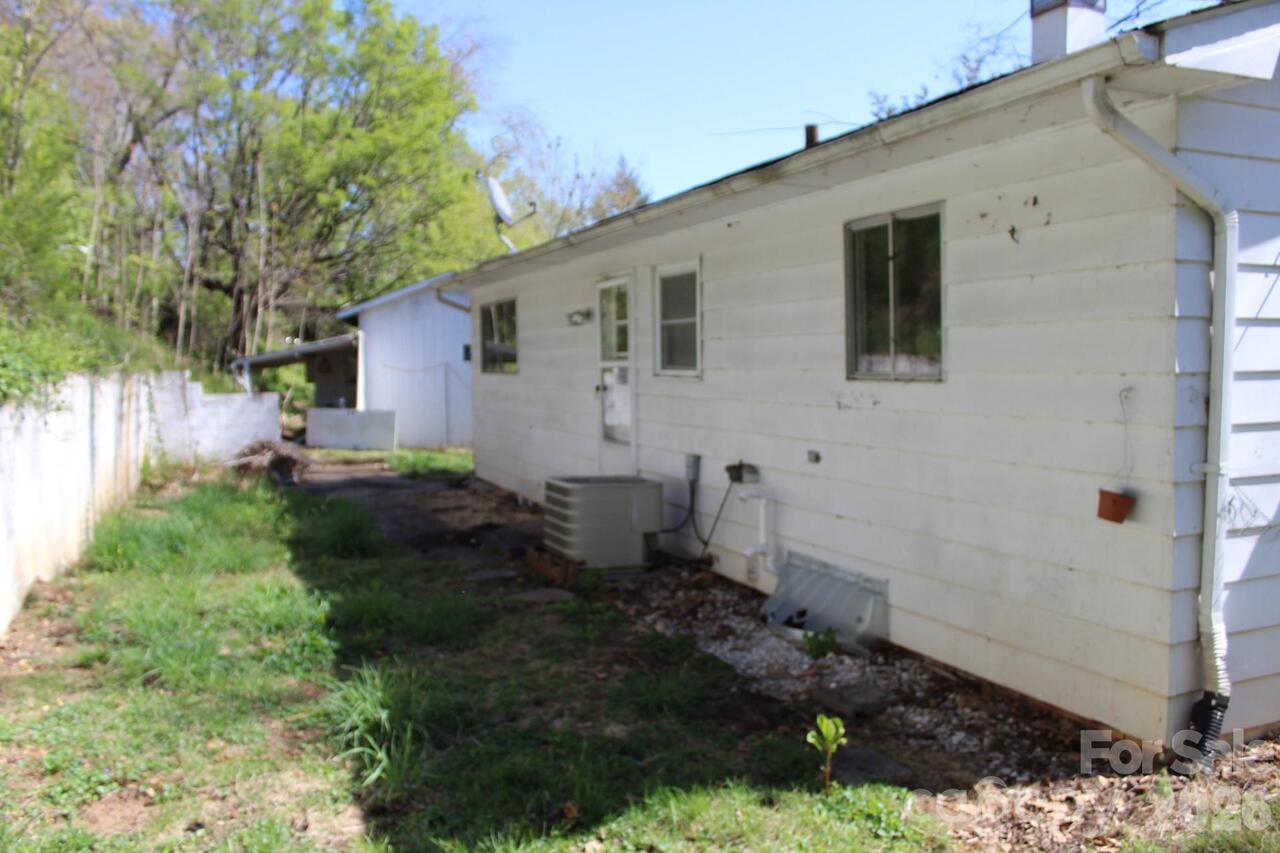Listing Photo 10