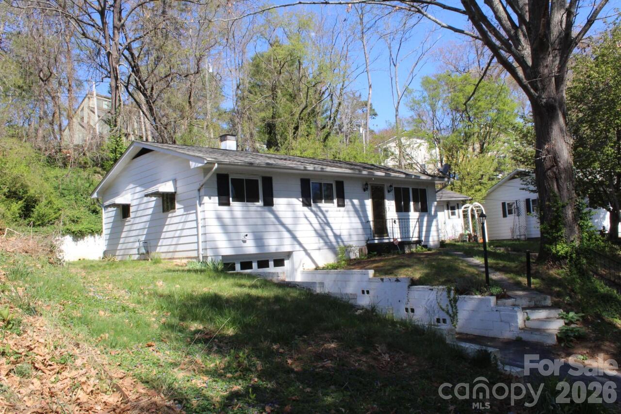 Listing Photo 12