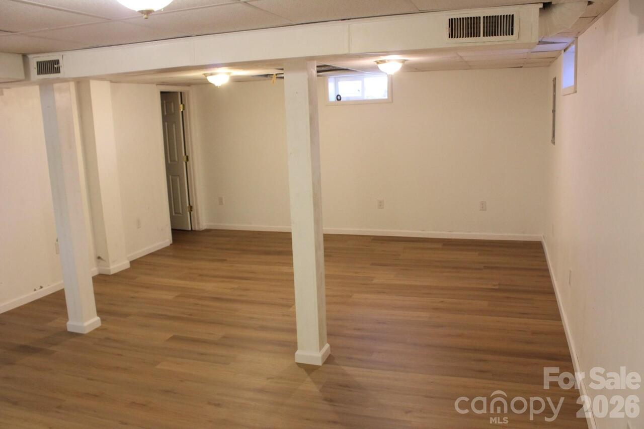 Listing Photo 34