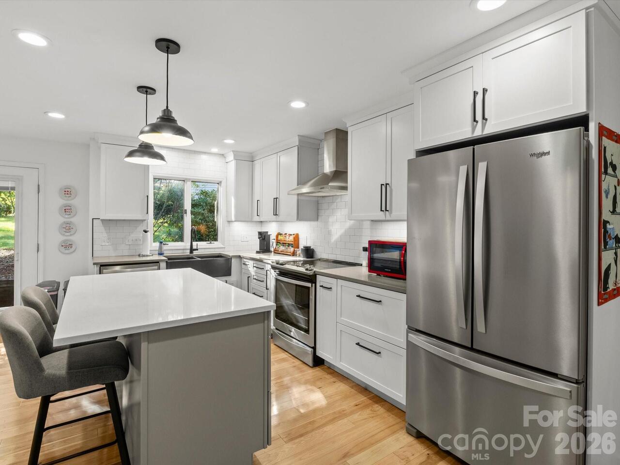 Listing Photo 12