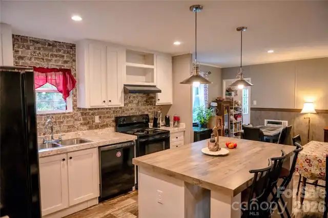 Listing Photo 7