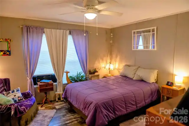 Listing Photo 10
