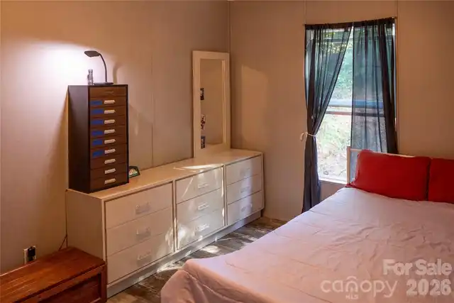 Listing Photo 16