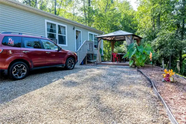 Listing Photo 18