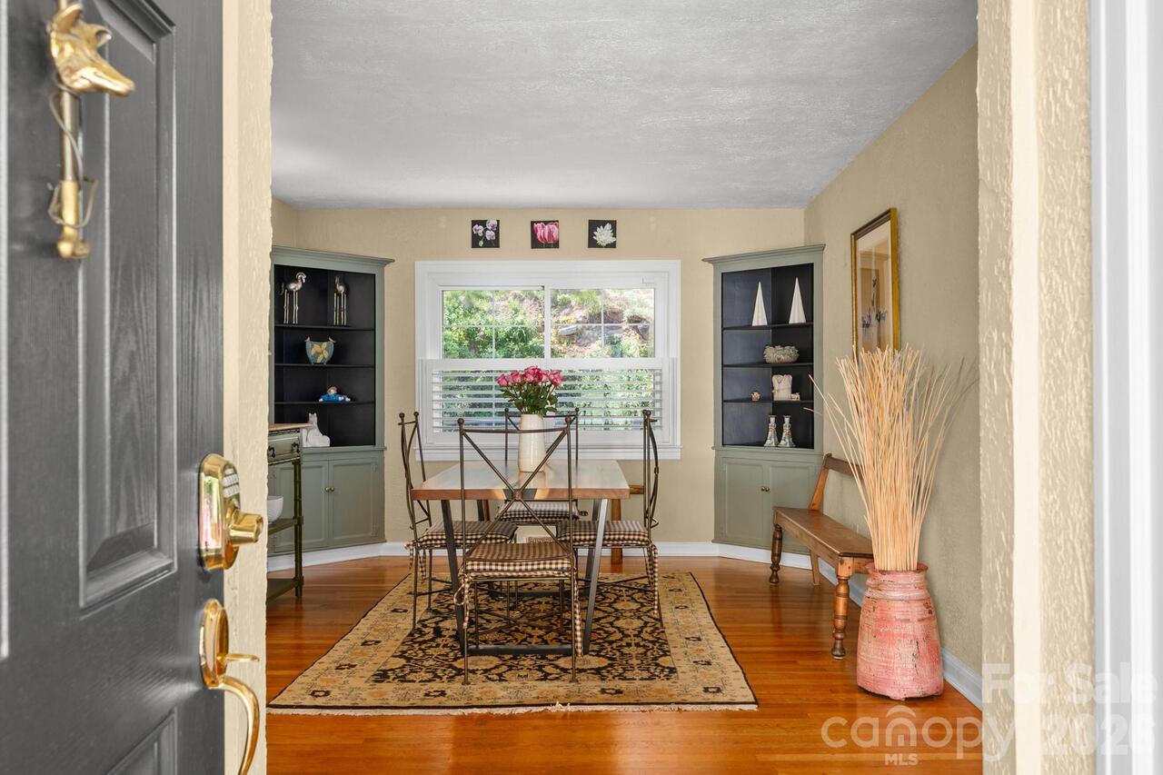 Listing Photo 9