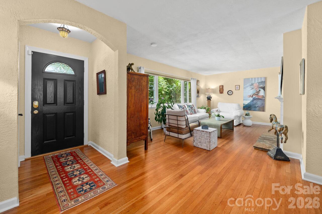 Listing Photo 10