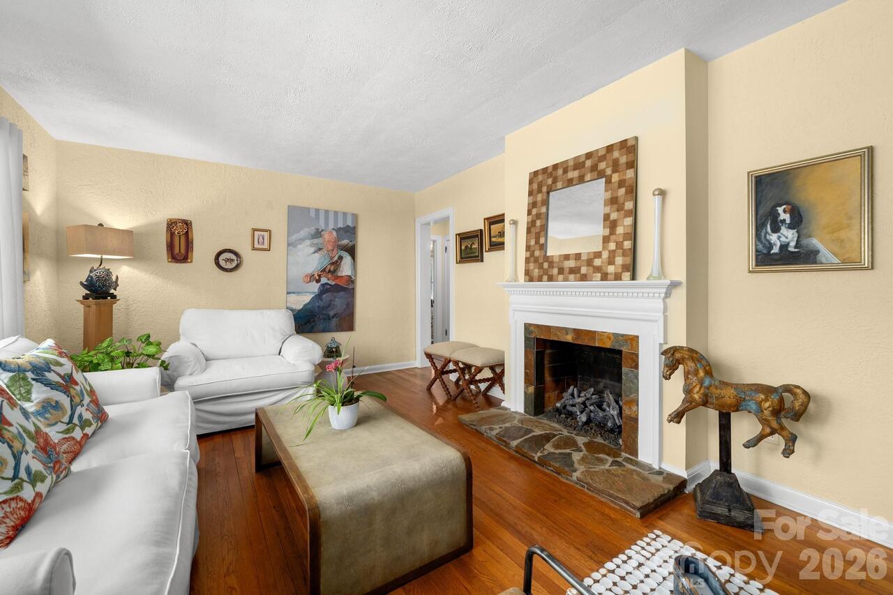 Listing Photo 11