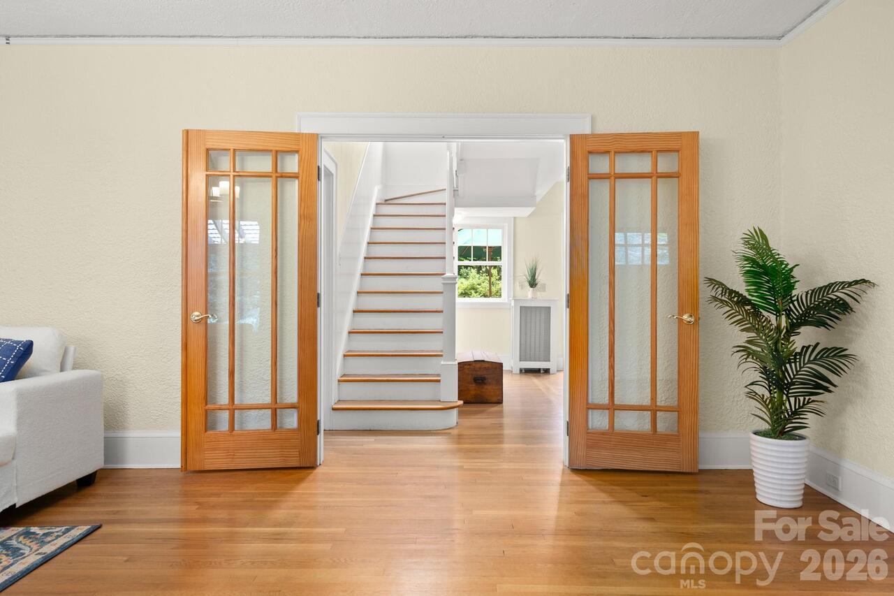 Listing Photo 12