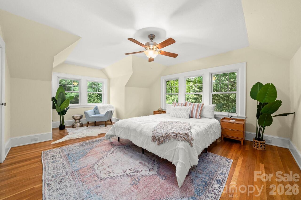 Listing Photo 14