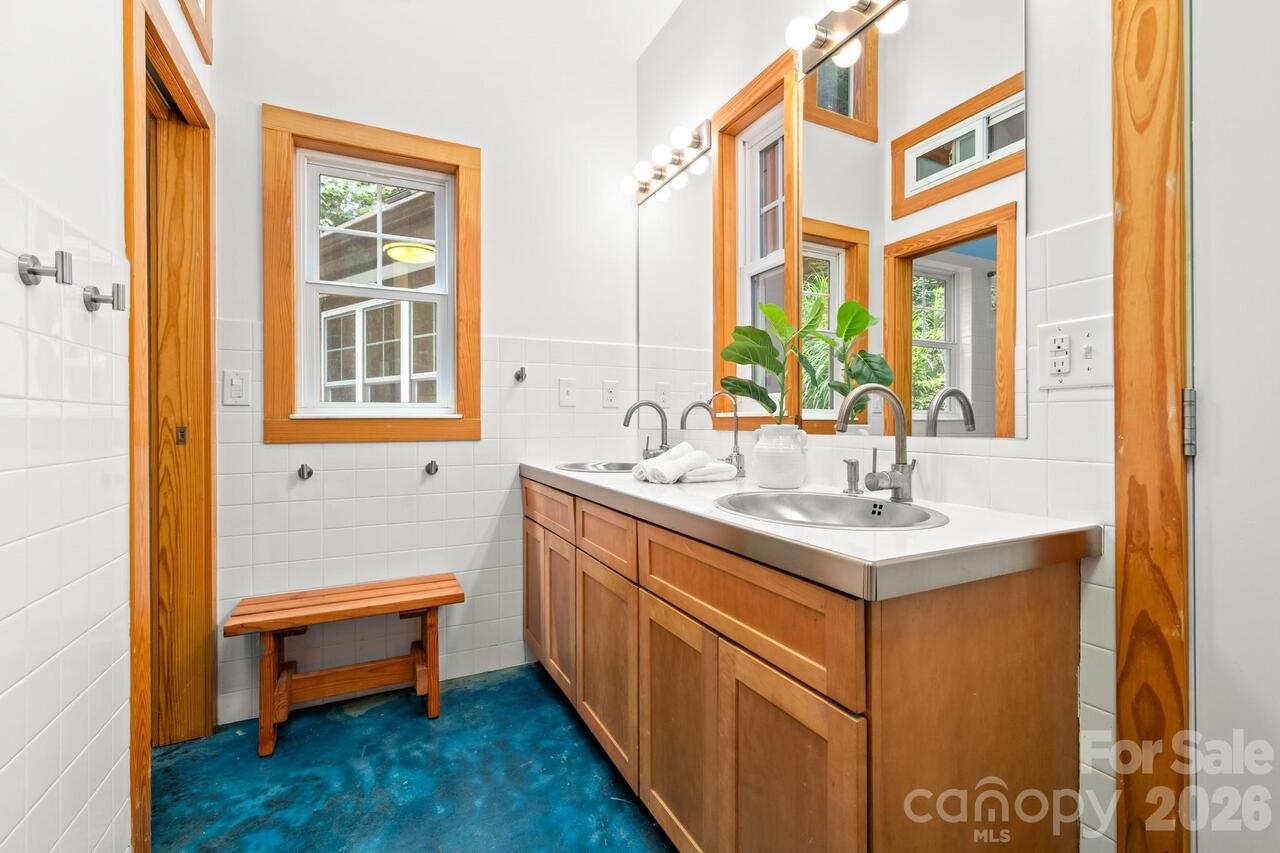 Listing Photo 32