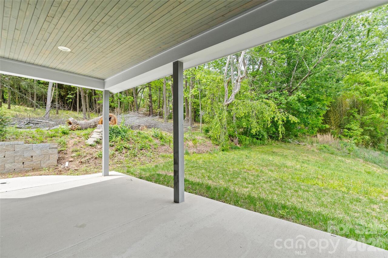 Listing Photo 11