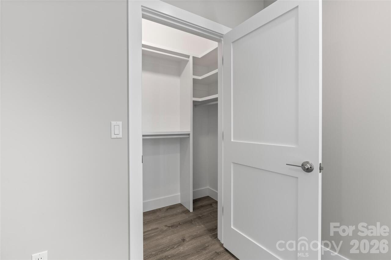 Listing Photo 14
